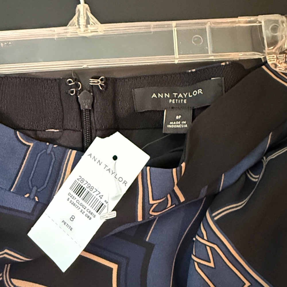 Ann Taylor Navy Geometric A-Line Skirt 8 petite - Picture 5 of 6